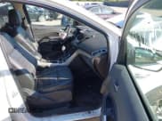 ✅ 2013 Ford Escape SEL • VIN: 1FMCU9H97DUB38640 • Lot: 43558773. Wystawiony na IAAI z przebiegiem 216 776 mil. Bezpłatny archiwum sprzedaży aukcyjnych z USA i szczegółowy raport historii pojazdu na DreamBid. Zdjęcie 5.