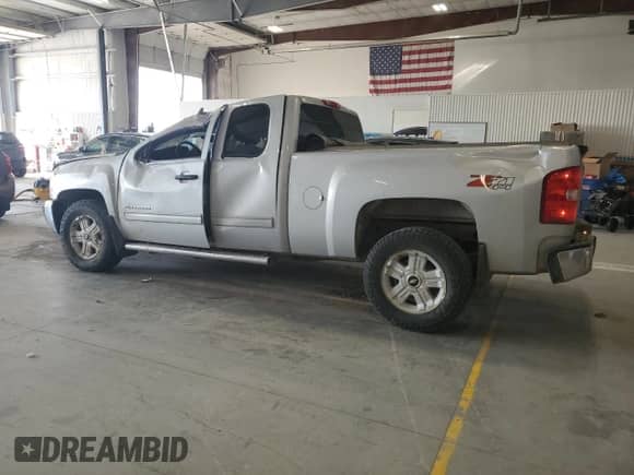 2013 Chevrolet Silverado 1500 LT с VIN 1GCRKSE74DZ262964, выставлен на аукционе Copart как лот 71714145 с пробегом 126 231 миль миль и Списание • Salvage title. История ставок и продаж доступна на DreamBid. Изображение 2.