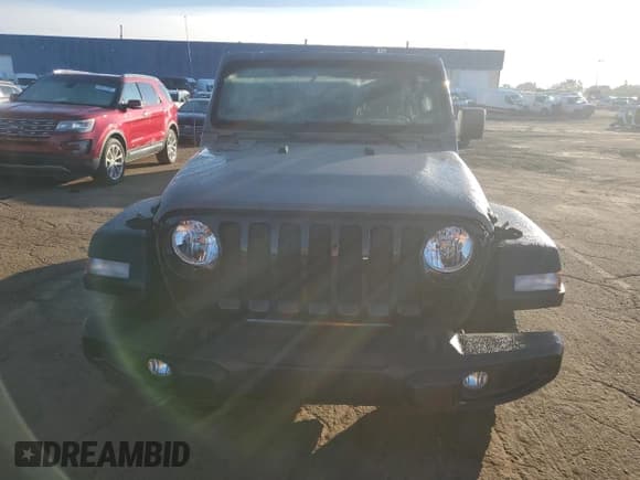 ✅ 2021 Jeep Wrangler Unlimited Sport Altitude • VIN: 1C4HJXDG7MW636496 • Lot: 69682504. Wystawiony na Copart z przebiegiem 29 752 mil. Bezpłatny archiwum sprzedaży aukcyjnych z USA i szczegółowy raport historii pojazdu na DreamBid. Zdjęcie 5.