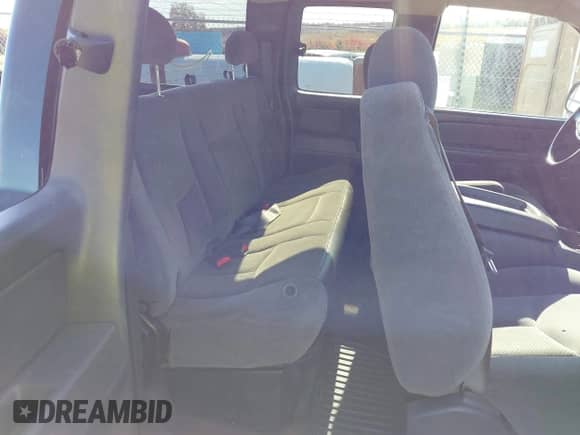 2005 Chevrolet Silverado 1500 Z71 z VIN 1GCEK19B35Z257294, wystawiony jako IAAI lot #43521460 z przebiegiem 143 098 mil mil oraz . Historia ofert i sprzedaży dostępna na DreamBid. Obrazek 8.