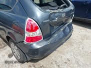 ✅ 2010 Hyundai Accent GS • VIN: KMHCM3AC0AU169372 • Лот: 42836663. Опубликован ранее на IAAI с пробегом 140 926 миль. Бесплатный доступ к архиву аукционных продаж из США и подробный отчёт об истории автомобиля на DreamBid. Изображение 6.