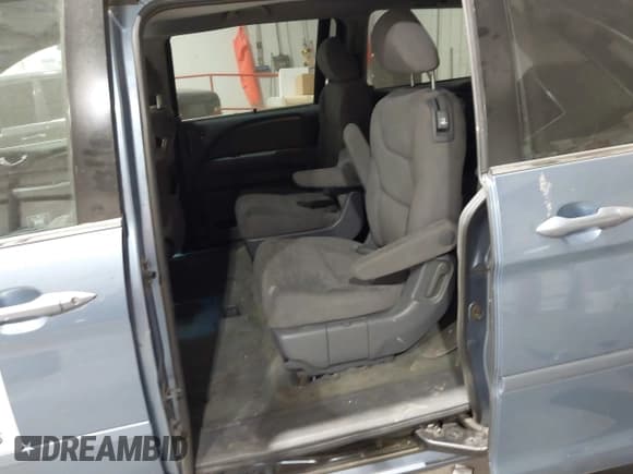 ✅ 2006 Honda Odyssey EX • VIN: 5FNRL38466B107572 • Lot: 43669588. Listed on IAAI with 269,074 mi. Free auction sales archive from the USA and detailed vehicle history report at DreamBid. Image 8.