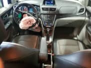 ✅ 2014 Buick Encore Leather • VIN: KL4CJGSB9EB601432 • Lot: 67547725. Wystawiony na Copart z przebiegiem 104 771 mil. Bezpłatny archiwum sprzedaży aukcyjnych z USA i szczegółowy raport historii pojazdu na DreamBid. Zdjęcie 8.