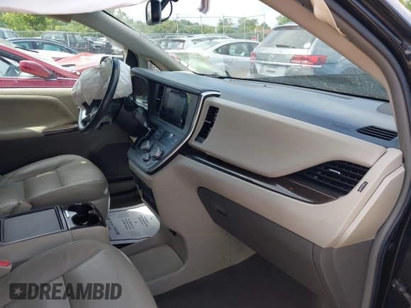 ✅ 2017 Toyota Sienna XLE Auto Access Seat • VIN: 5TDYZ3DC6HS875509 • Lot: 42367524. Listed on IAAI with 169,345 mi. Free auction sales archive from the USA and detailed vehicle history report at DreamBid. Image 5.