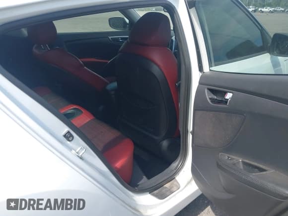 ✅ 2012 Hyundai Veloster w/Gray Int • VIN: KMHTC6ADXCU050034 • Lot: 42506584. Wystawiony na IAAI z przebiegiem 142 514 mil. Bezpłatny archiwum sprzedaży aukcyjnych z USA i szczegółowy raport historii pojazdu na DreamBid. Zdjęcie 8.