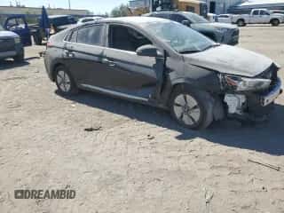 2020 Hyundai Ioniq SE с VIN KMHC75LC1LU227251, выставлен на аукционе Copart как лот 71763064 с пробегом 25 004 миль миль и Списание • Salvage title. История ставок и продаж доступна на DreamBid. Изображение 4.