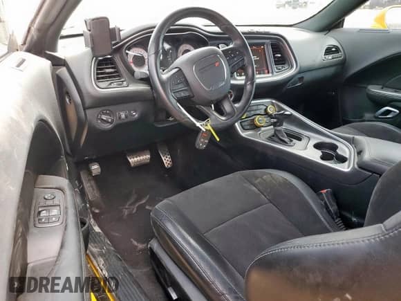 2018 Dodge Challenger T/A 392 z VIN 2C3CDZFJ6JH154798, wystawiony jako Copart lot #71795435 z przebiegiem 31 500 mil mil oraz Szkoda całkowita • Salvage title. Historia ofert i sprzedaży dostępna na DreamBid. Obrazek 8.