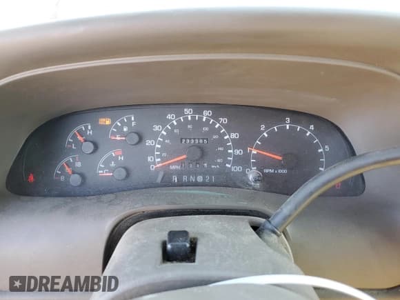 ✅ 2000 Ford Excursion XLT • VIN: 1FMNU41S8YED20078 • Lot: 80432034. Wystawiony na Copart z przebiegiem 233 385 mil. Bezpłatny archiwum sprzedaży aukcyjnych z USA i szczegółowy raport historii pojazdu na DreamBid. Zdjęcie 9.