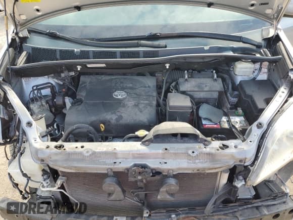 ✅ 2015 Toyota Sienna LE AAS • VIN: 5TDKK3DC4FS549795 • Lot: 71991125. Listed on Copart with 133,771 mi. Free auction sales archive from the USA and detailed vehicle history report at DreamBid. Image 12.