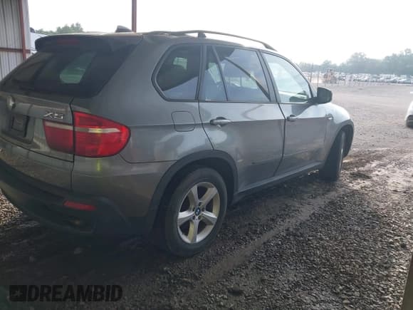 ✅ 2007 BMW X5 3.0si • VIN: 5UXFE43537LY81469 • Лот: 42508123. Опубликован ранее на IAAI с пробегом 195 539 миль. Бесплатный доступ к архиву аукционных продаж из США и подробный отчёт об истории автомобиля на DreamBid. Изображение 4.