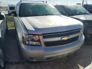 ✅ 2010 Chevrolet Suburban LT • VIN: 1GNUCJE08AR133956 • Lot: 76145714. Wystawiony na Copart z przebiegiem 212 459 mil. Bezpłatny archiwum sprzedaży aukcyjnych z USA i szczegółowy raport historii pojazdu na DreamBid. Zdjęcie 5.