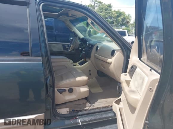 ✅ 2003 Ford Expedition Eddie Bauer • VIN: 1FMEU17W23LA00610 • Lot: 42676714. Listed on IAAI with Not provided. Free auction sales archive from the USA and detailed vehicle history report at DreamBid. Image 5.
