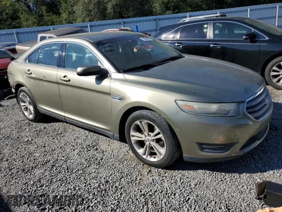 ✅ 2013 Ford Taurus SEL • VIN: 1FAHP2E86DG110269 • Lot: 92940535. Listed on Copart with 175,680 mi. Free auction sales archive from the USA and detailed vehicle history report at DreamBid. Image 4.