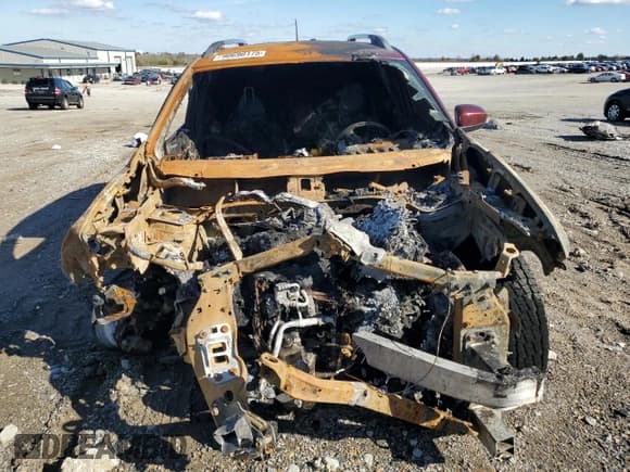 ✅ 2019 Jeep Cherokee Latitude • VIN: 1C4PJMCX5KD127138 • Lot: 90690175. Listed on Copart with Not provided. Free auction sales archive from the USA and detailed vehicle history report at DreamBid. Image 5.