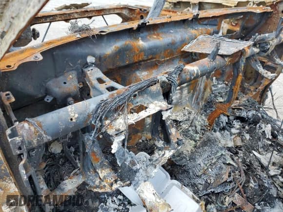 ✅ 2019 Chevrolet Silverado 1500 LT • VIN: 1GCRYDED2KZ232598 • Lot: 61571915. Wystawiony na Copart z przebiegiem Nie podano. Bezpłatny archiwum sprzedaży aukcyjnych z USA i szczegółowy raport historii pojazdu na DreamBid. Zdjęcie 9.