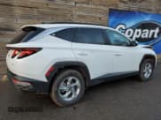 ✅ 2024 Hyundai Tucson SEL • VIN: 5NMJBCDE2RH388884 • Lot: 77825184. Wystawiony na Copart z przebiegiem 23 135 mil. Bezpłatny archiwum sprzedaży aukcyjnych z USA i szczegółowy raport historii pojazdu na DreamBid. Zdjęcie 3.