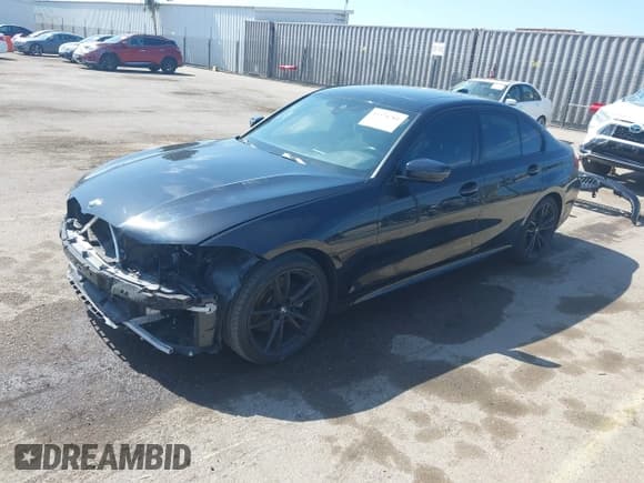 ✅ 2021 BMW 3 Series 330i • VIN: 3MW5R1J03M8B91972 • Lot: 43376761. Listed on IAAI with 29,589 mi. Free auction sales archive from the USA and detailed vehicle history report at DreamBid. Image 18.