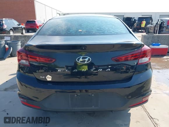 ✅ 2019 Hyundai Elantra SE • VIN: 5NPD74LF0KH431478 • Lot: 43027568. Listed on IAAI with 163,744 mi. Free auction sales archive from the USA and detailed vehicle history report at DreamBid. Image 16.