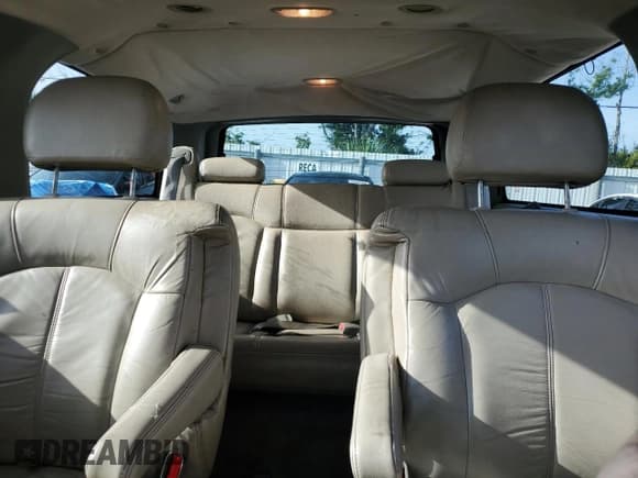 ✅ 2002 Chevrolet Suburban LT • VIN: 1GNEC16Z02J235866 • Лот: 60727825. Опубликован ранее на Copart с пробегом Не указан. Бесплатный доступ к архиву аукционных продаж из США и подробный отчёт об истории автомобиля на DreamBid. Изображение 10.