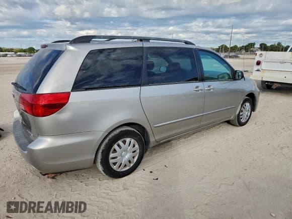 ✅ 2004 Toyota Sienna CE • VIN: 5TDZA23C34S097199 • Lot: 94516965. Listed on Copart with 155,611 mi. Free auction sales archive from the USA and detailed vehicle history report at DreamBid. Image 3.