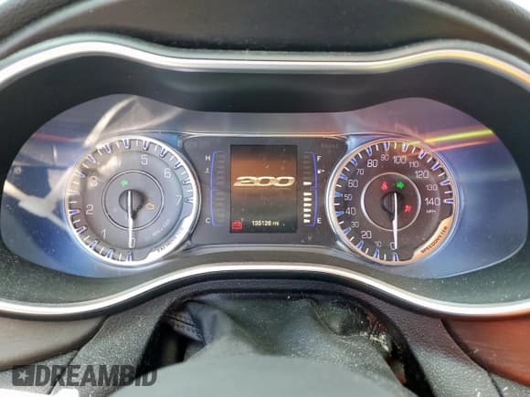 ✅ 2016 Chrysler 200 Limited • VIN: 1C3CCCAB3GN171610 • Лот: 90132065. Опубликован ранее на Copart с пробегом 135 126 миль. Бесплатный доступ к архиву аукционных продаж из США и подробный отчёт об истории автомобиля на DreamBid. Изображение 9.