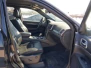 ✅ 2018 Jeep Grand Cherokee Limited • VIN: 1C4RJFBG5JC127845 • Lot: 42026704. Wystawiony na IAAI z przebiegiem 119 948 mil. Bezpłatny archiwum sprzedaży aukcyjnych z USA i szczegółowy raport historii pojazdu na DreamBid. Zdjęcie 5.