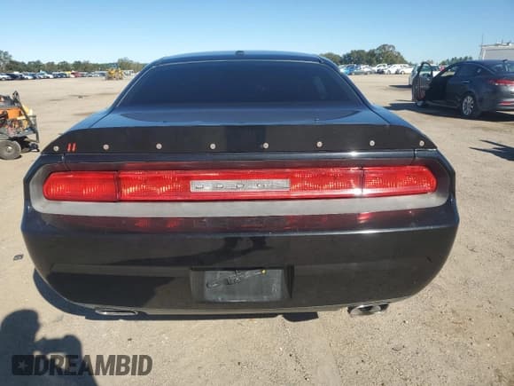 ✅ 2010 Dodge Challenger R/T Classic • VIN: 2B3CJ5DT9AH278258 • Lot: 81564554. Wystawiony na Copart z przebiegiem 117 269 mil. Bezpłatny archiwum sprzedaży aukcyjnych z USA i szczegółowy raport historii pojazdu na DreamBid. Zdjęcie 6.