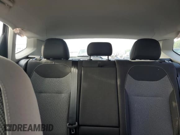 ✅ 2023 Volkswagen Taos S • VIN: 3VVCX7B27PM371360 • Lot: 70561135. Wystawiony na Copart z przebiegiem 71 628 mil. Bezpłatny archiwum sprzedaży aukcyjnych z USA i szczegółowy raport historii pojazdu na DreamBid. Zdjęcie 10.