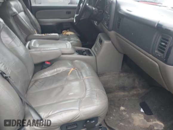 ✅ 2002 Chevrolet Suburban LS • VIN: 3GNFK16Z72G334323 • Лот: 41210480. Опубликован ранее на IAAI с пробегом 311 193 миль. Бесплатный доступ к архиву аукционных продаж из США и подробный отчёт об истории автомобиля на DreamBid. Изображение 5.