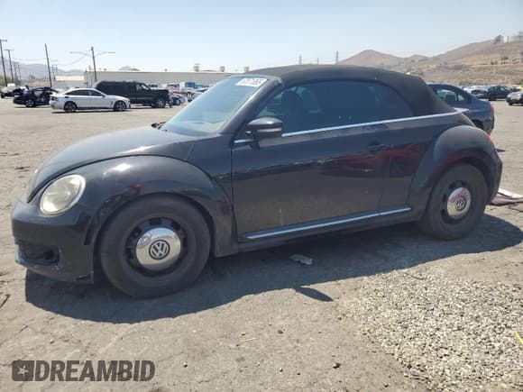 ✅ 2014 Volkswagen Beetle 1.8T • VIN: 3VW507AT4EM819649 • Lot: 67871065. Listed on Copart with 145,262 mi. Free auction sales archive from the USA and detailed vehicle history report at DreamBid. Image 1.