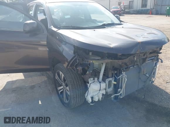 ✅ 2020 Mitsubishi Outlander ES • VIN: JA4AR3AU1LU024621 • Lot: 42763806. Listed on IAAI with 76,768 mi. Free auction sales archive from the USA and detailed vehicle history report at DreamBid. Image 6.