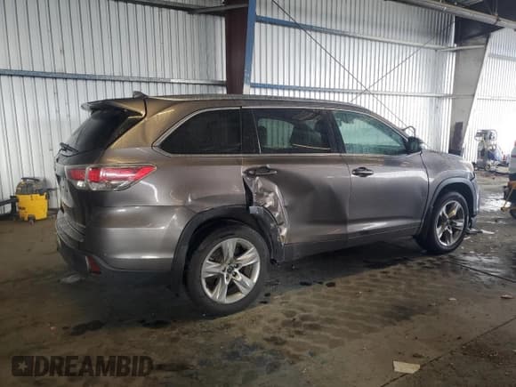 ✅ 2016 Toyota Highlander Limited • VIN: 5TDDKRFH2GS341551 • Лот: 84254585. Опубликован ранее на Copart с пробегом 100 176 миль. Бесплатный доступ к архиву аукционных продаж из США и подробный отчёт об истории автомобиля на DreamBid. Изображение 3.