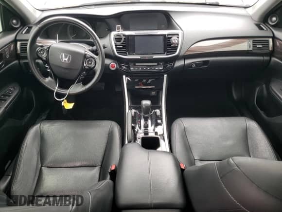 2017 Honda Accord Touring z VIN JHMCR6F76HC023916, wystawiony jako Copart lot #81270445 z przebiegiem 131 952 mil mil oraz Szkoda całkowita • Salvage title. Historia ofert i sprzedaży dostępna na DreamBid. Obrazek 8.