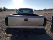 ✅ 2005 Chevrolet Silverado 2500HD Work Truck • VIN: 1GCHK24U55E206740 • Lot: 86816835. Wystawiony na Copart z przebiegiem 110 121 mil. Bezpłatny archiwum sprzedaży aukcyjnych z USA i szczegółowy raport historii pojazdu na DreamBid. Zdjęcie 6.