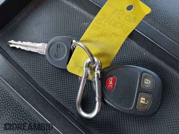 ✅ 2012 GMC Sierra 1500 SLE • VIN: 1GTR2VE71CZ254322 • Lot: 43155251. Wystawiony na IAAI z przebiegiem 245 312 mil. Bezpłatny archiwum sprzedaży aukcyjnych z USA i szczegółowy raport historii pojazdu na DreamBid. Zdjęcie 11.