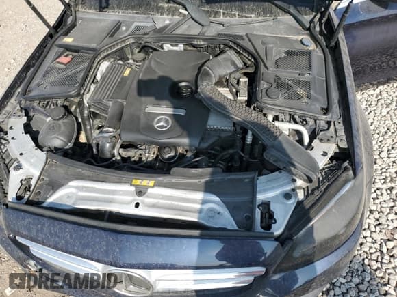 ✅ 2015 Mercedes-Benz C 300 • VIN: 55SWF4JBXFU053670 • Lot: 87491025. Wystawiony na Copart z przebiegiem 109 968 mil. Bezpłatny archiwum sprzedaży aukcyjnych z USA i szczegółowy raport historii pojazdu na DreamBid. Zdjęcie 11.