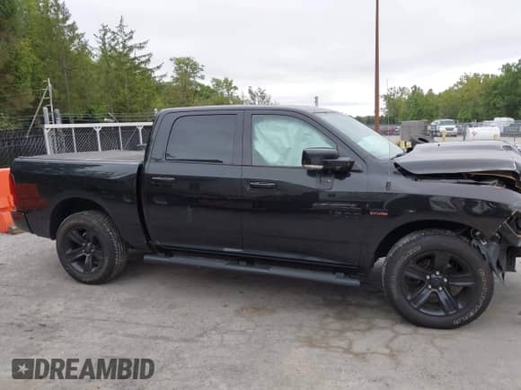 2017 Ram 1500 Night z VIN 1C6RR7MT1HS640395, wystawiony jako IAAI lot #43011656 z przebiegiem 48 144 mil mil oraz . Historia ofert i sprzedaży dostępna na DreamBid. Obrazek 14.
