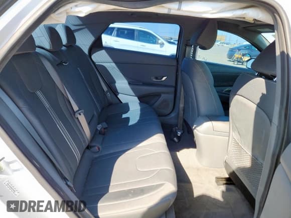 ✅ 2022 Hyundai Elantra SEL • VIN: 5NPLN4AG8NH075850 • Lot: 84373155. Listed on Copart with 31,165 mi. Free auction sales archive from the USA and detailed vehicle history report at DreamBid. Image 10.