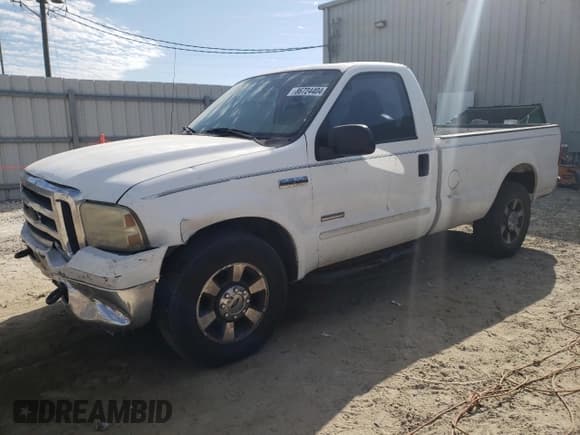 ✅ 2005 Ford F-250 XL • VIN: 1FTSF20PX5EA68218 • Lot: 86724404. Listed on Copart with 258,036 mi. Free auction sales archive from the USA and detailed vehicle history report at DreamBid. Image 1.