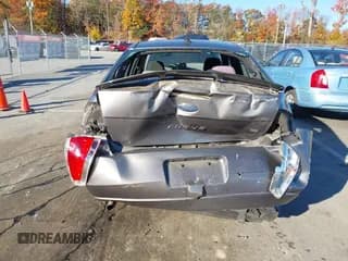 ✅ 2011 Ford Focus SE • VIN: 1FAHP3FN8BW199999 • Lot: 43638279. Wystawiony na IAAI z przebiegiem 227 645 mil. Bezpłatny archiwum sprzedaży aukcyjnych z USA i szczegółowy raport historii pojazdu na DreamBid. Zdjęcie 6.