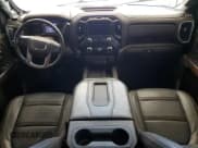 ✅ 2021 GMC Sierra 2500HD Denali • VIN: 1GT49REY0MF200003 • Лот: 70456325. Опубликован ранее на Copart с пробегом 45 763 миль. Бесплатный доступ к архиву аукционных продаж из США и подробный отчёт об истории автомобиля на DreamBid. Изображение 8.