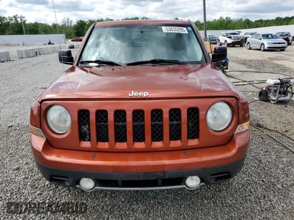 ✅ 2012 Jeep Patriot Limited • VIN: 1C4NJPCB0CD569162 • Lot: 53835295. Wystawiony na Copart z przebiegiem 111 715 mil. Bezpłatny archiwum sprzedaży aukcyjnych z USA i szczegółowy raport historii pojazdu na DreamBid. Zdjęcie 5.