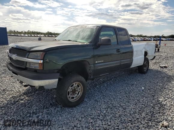 ✅ 2003 Chevrolet Silverado 2500HD LS • VIN: 1GCHK29U03E274062 • Lot: 82757165. Wystawiony na Copart z przebiegiem 329 319 mil. Bezpłatny archiwum sprzedaży aukcyjnych z USA i szczegółowy raport historii pojazdu na DreamBid. Zdjęcie 1.