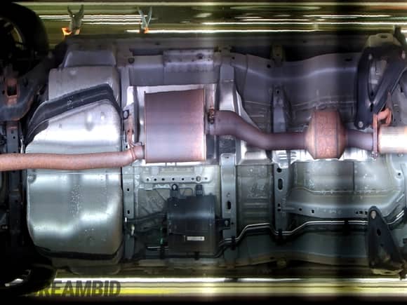 2016 Chevrolet Equinox LT z VIN 2GNALCEK3G6234522, wystawiony jako Copart lot #84863495 z przebiegiem 130 130 mil mil oraz Czysty tytuł • Clean title. Historia ofert i sprzedaży dostępna na DreamBid. Obrazek 14.