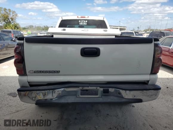✅ 2006 Chevrolet Silverado 2500HD LT1 • VIN: 1GCHK23U16F125070 • Лот: 76577124. Опубликован ранее на Copart с пробегом Не указан. Бесплатный доступ к архиву аукционных продаж из США и подробный отчёт об истории автомобиля на DreamBid. Изображение 6.