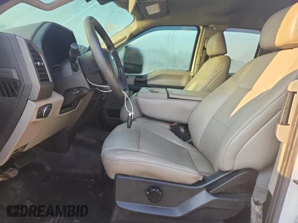 ✅ 2020 Ford F-250 XL • VIN: 1FT7X2B60LEE04155 • Lot: 65657025. Wystawiony na Copart z przebiegiem Nie podano. Bezpłatny archiwum sprzedaży aukcyjnych z USA i szczegółowy raport historii pojazdu na DreamBid. Zdjęcie 7.