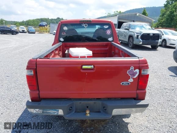 ✅ 2002 Ford Ranger XL • VIN: 1FTYR10D62PA08194 • Lot: 42592895. Wystawiony na IAAI z przebiegiem 262 150 mil. Bezpłatny archiwum sprzedaży aukcyjnych z USA i szczegółowy raport historii pojazdu na DreamBid. Zdjęcie 17.