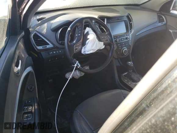 ✅ 2017 Hyundai Santa Fe 2.4L • VIN: 5NMZUDLB8HH035039 • Лот: 81194483. Опубликован ранее на Copart с пробегом 92 281 миль. Бесплатный доступ к архиву аукционных продаж из США и подробный отчёт об истории автомобиля на DreamBid. Изображение 8.