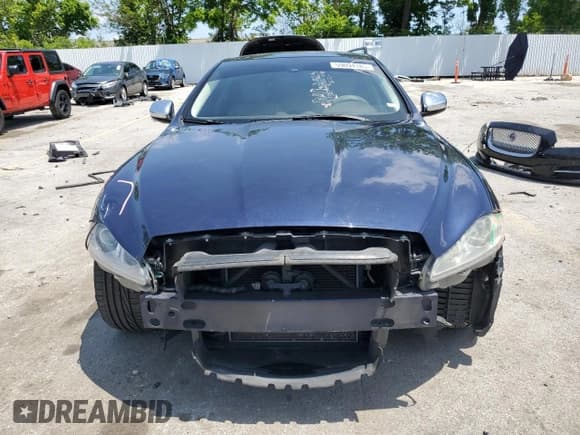 ✅ 2015 Jaguar XJ Portfolio • VIN: SAJWJ2GD0F8V82625 • Lot: 59094185. Wystawiony na Copart z przebiegiem Nie podano. Bezpłatny archiwum sprzedaży aukcyjnych z USA i szczegółowy raport historii pojazdu na DreamBid. Zdjęcie 5.