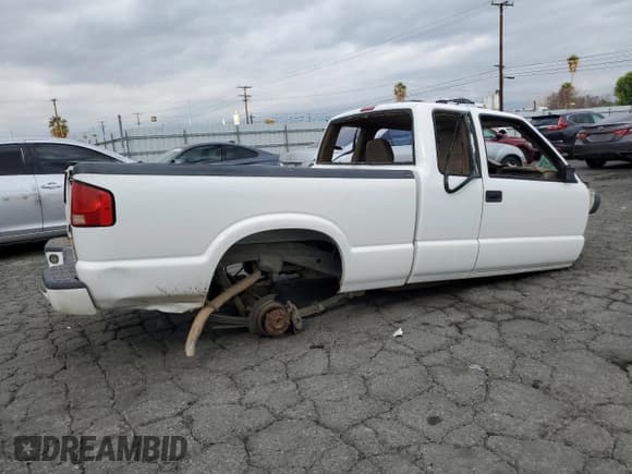 ✅ 2001 GMC Sonoma SLS • VIN: 1GTDT19W31K135789 • Lot: 44616805. Wystawiony na Copart z przebiegiem Nie podano. Bezpłatny archiwum sprzedaży aukcyjnych z USA i szczegółowy raport historii pojazdu na DreamBid. Zdjęcie 3.